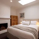 Tamara Cottage Historic Warmth