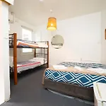 Tassie Backpackers At The Brunswick Hotel