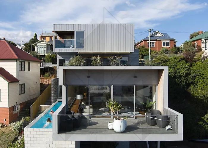 The Penthouse 14 Short St Glebe Hobart