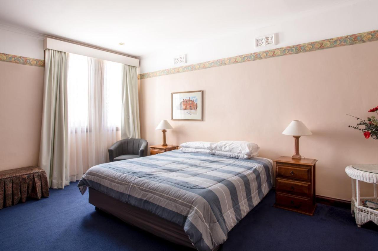Battery Point Manor