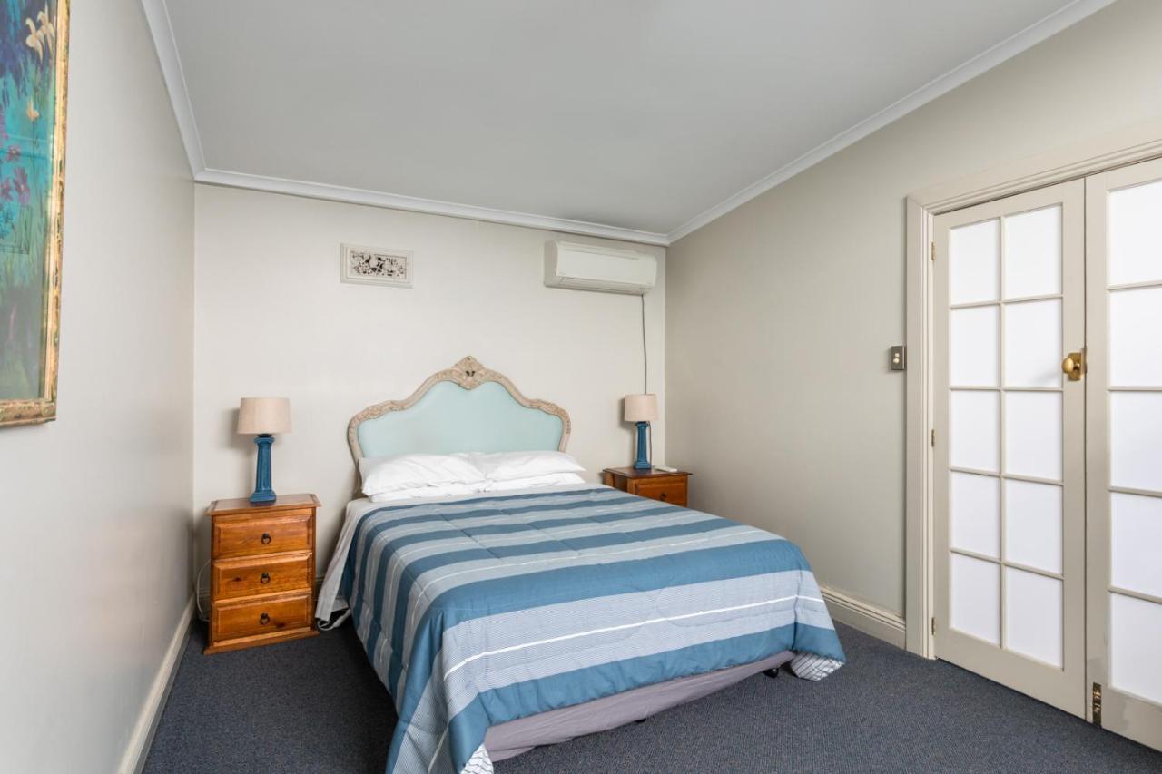 Battery Point Manor * Hobart