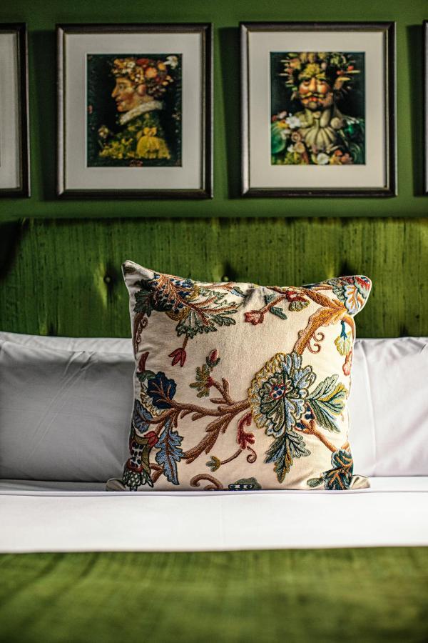 The Corinda Collection
