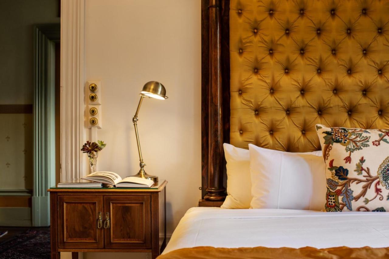 Lodge The Corinda Collection *