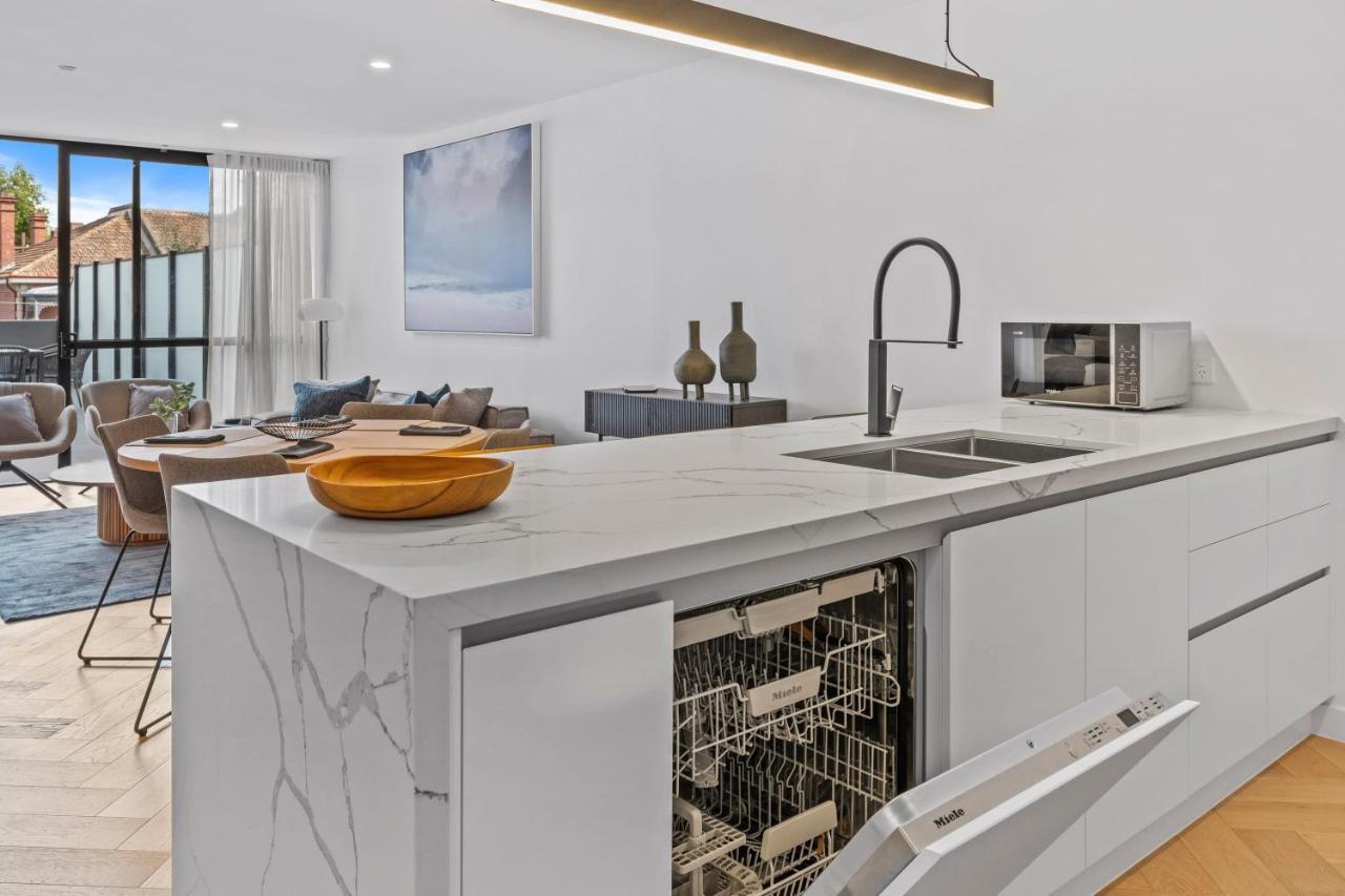Apartment Upscale Urban Designer With Large Terrace In Cbd *