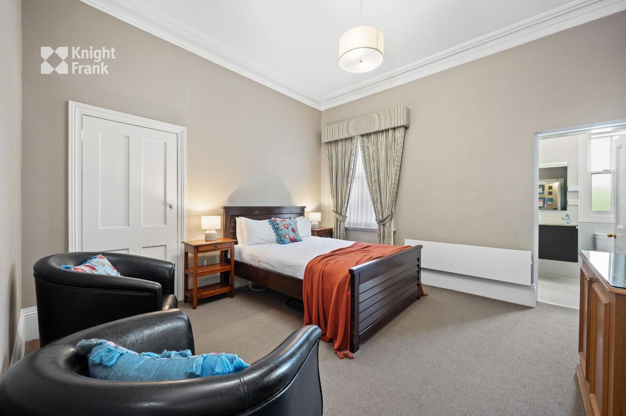 Clydesdale Manor