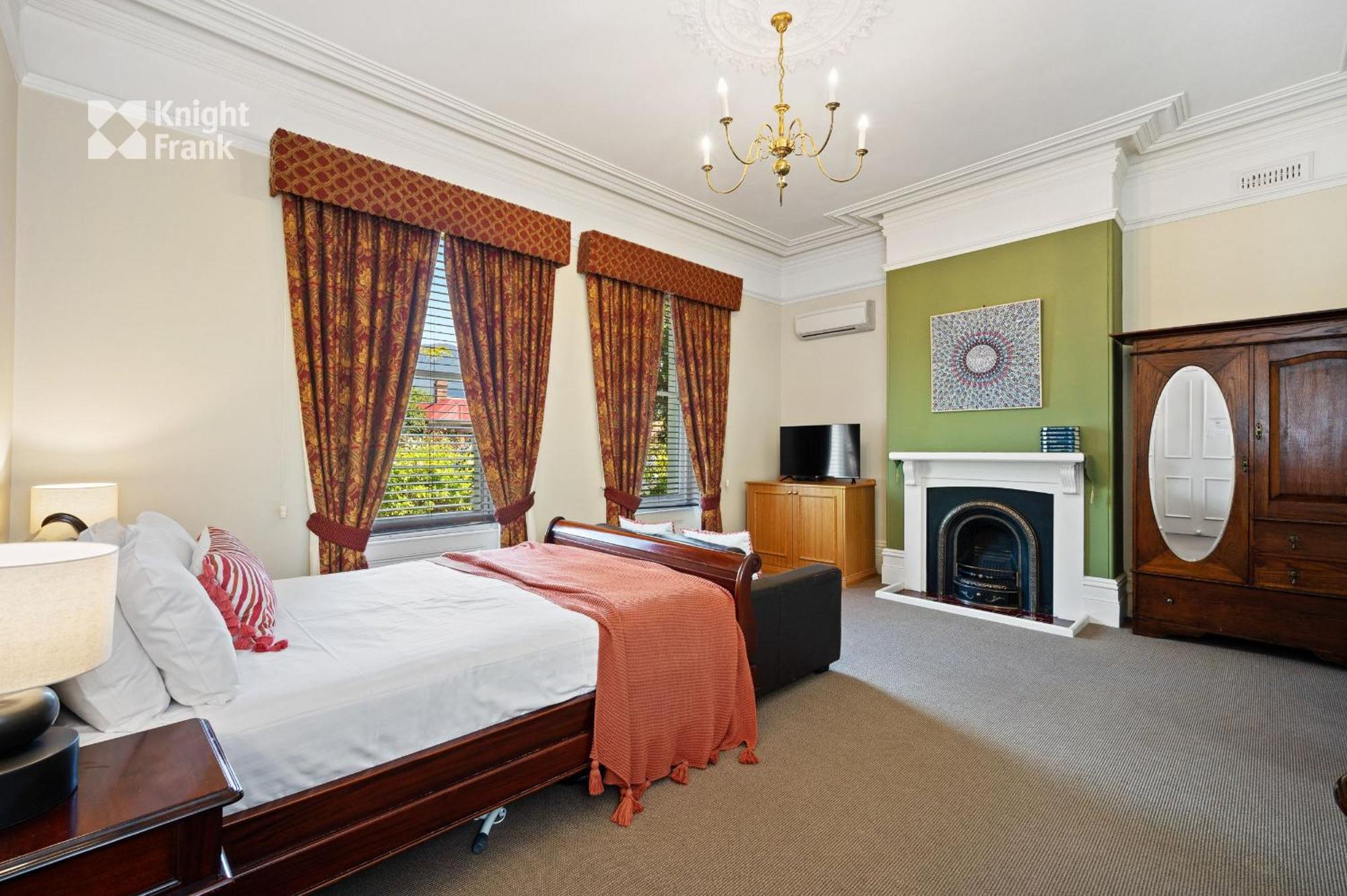 Clydesdale Manor 4*