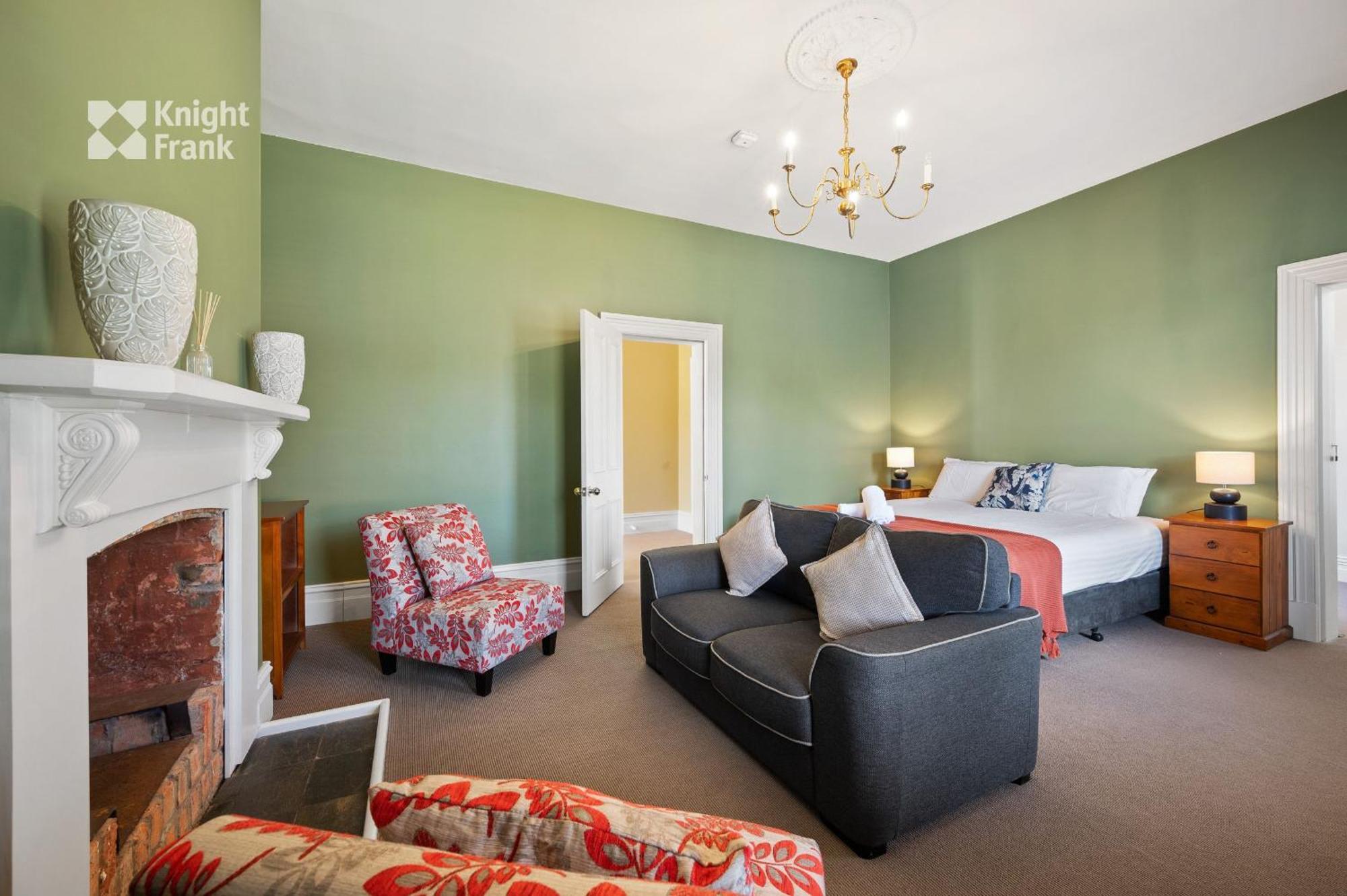 Clydesdale Manor 4*