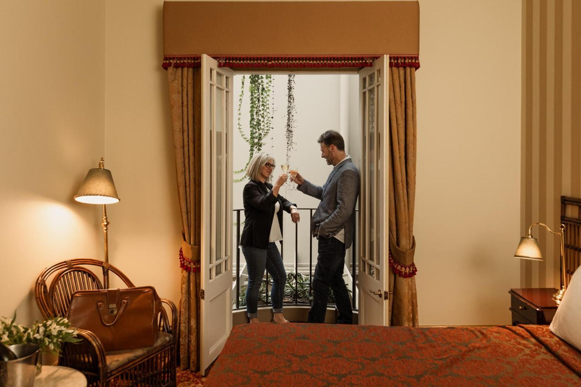 Hadley's Orient 4*