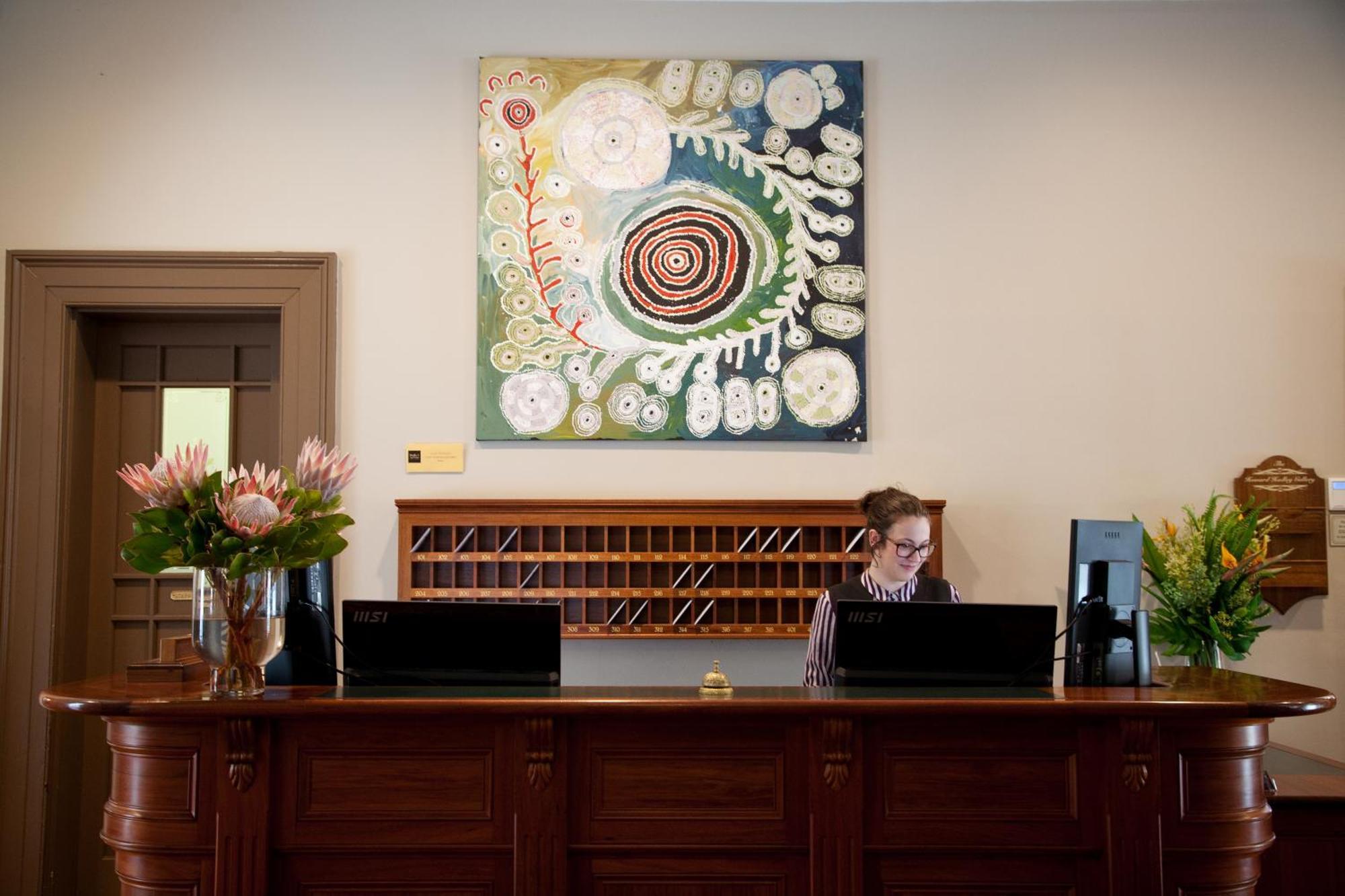 Hadley's Orient Hotel 4*