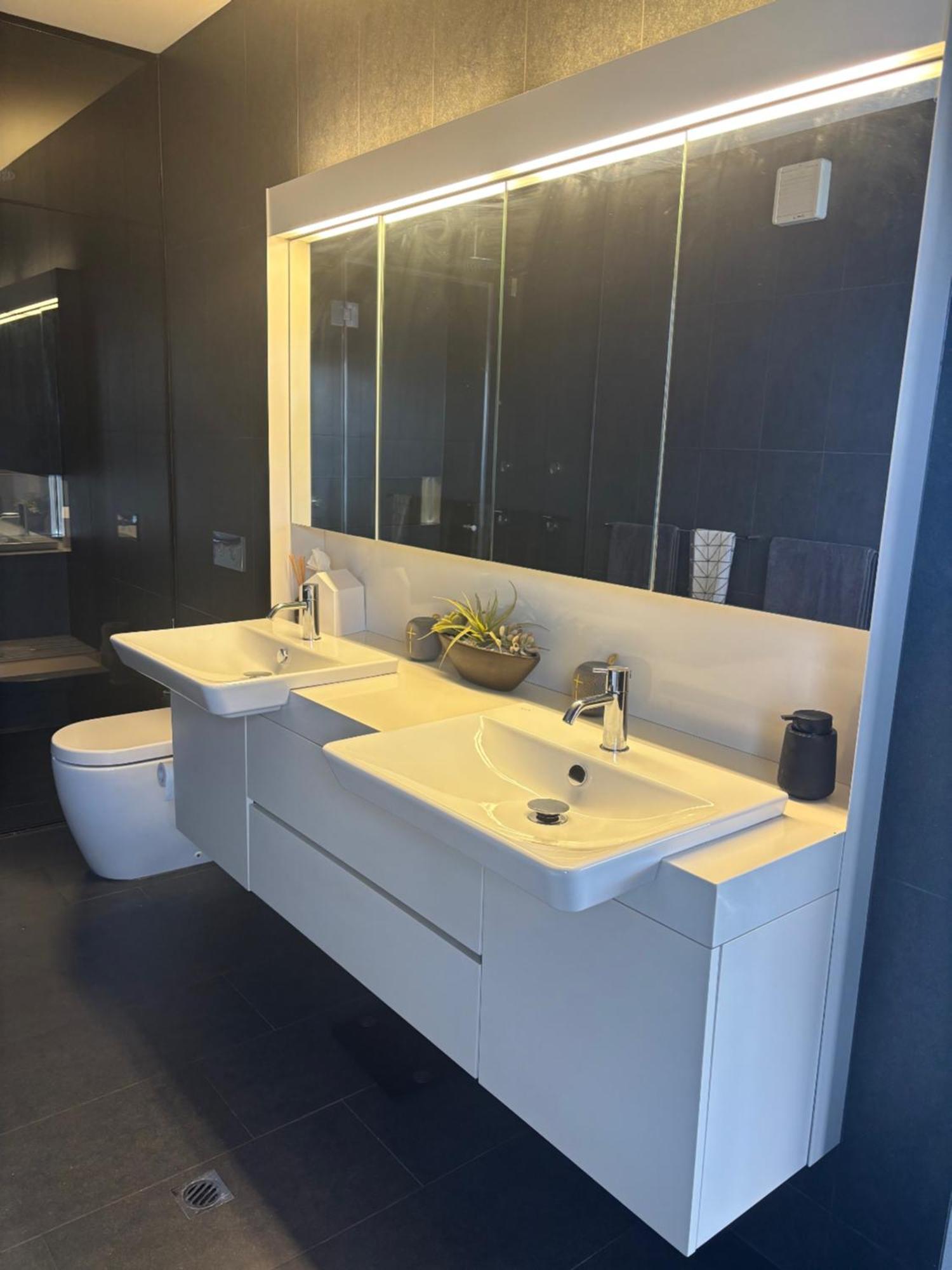 The Penthouse 14 Short St Glebe *