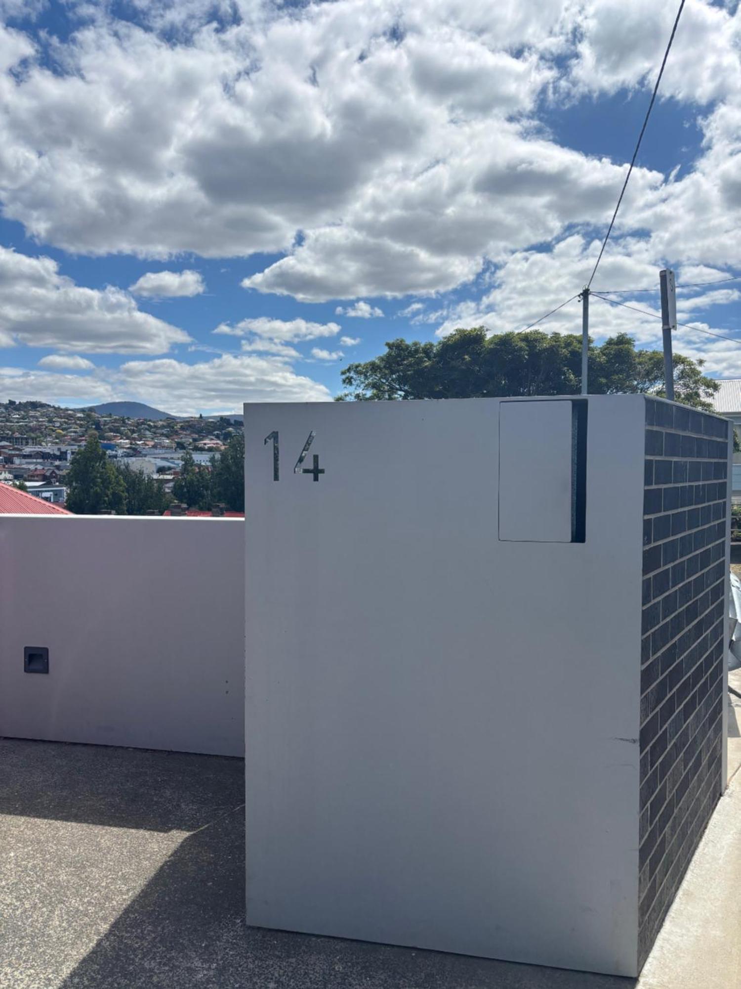The Penthouse 14 Short St Glebe * Hobart