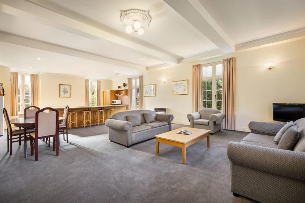 Quest Trinity House 3*
