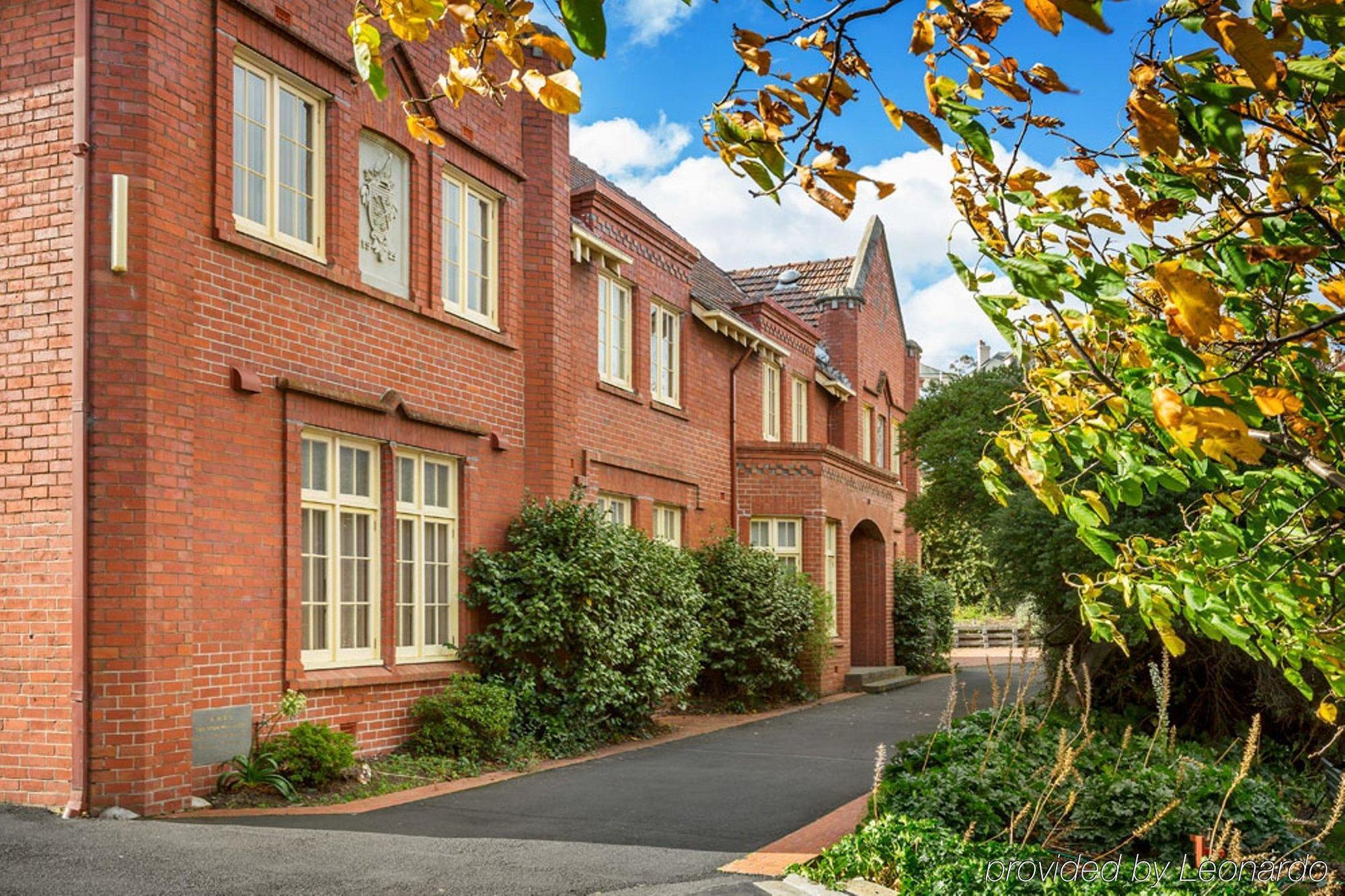 Quest Trinity House Aparthotel