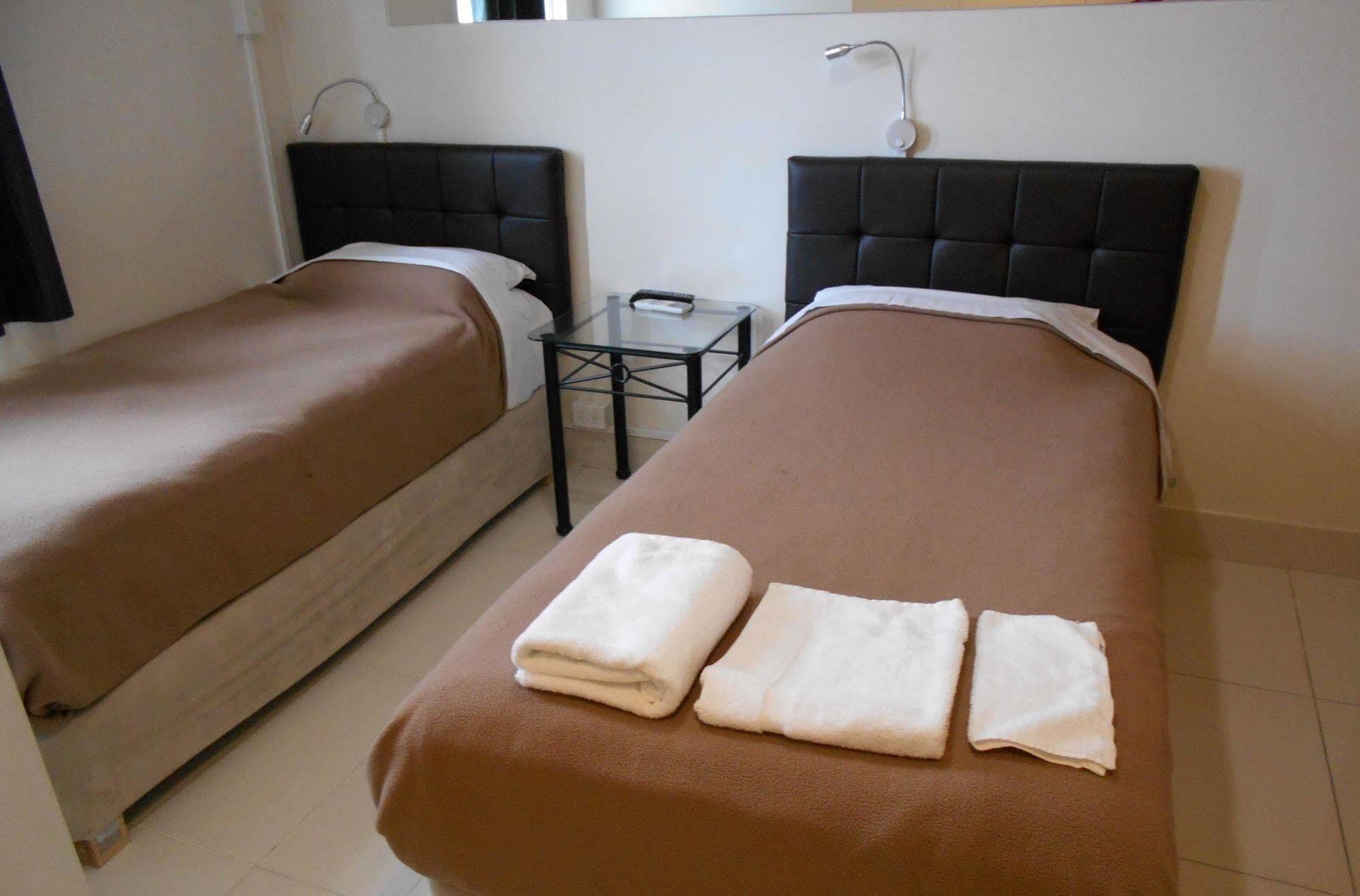 Inn 102 Harrington Hobart