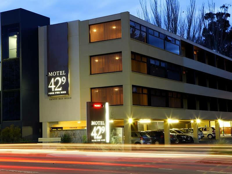 429 4* Hobart